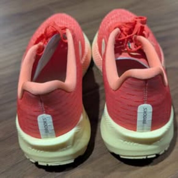 New Women's Hyperion Tempo Hot Coral/Flan/Fusion Coral Sz. 6.5 - Picture 4 of 6